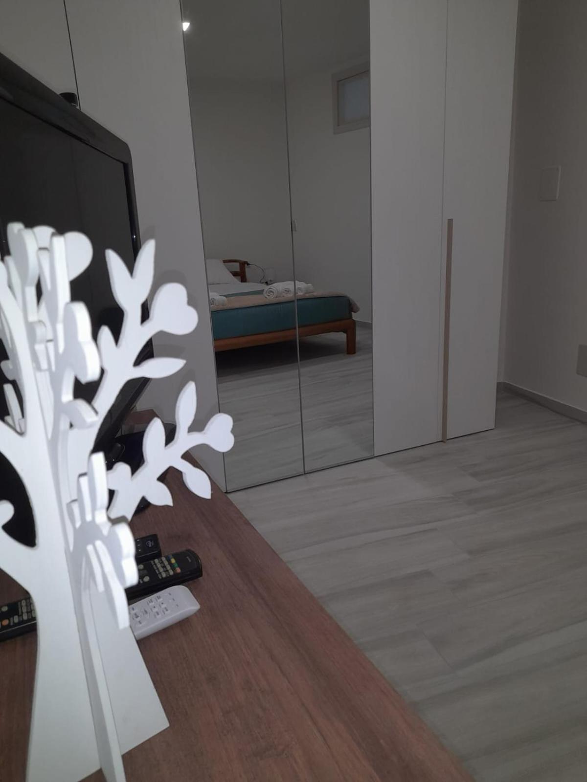 Casa Vacanze In Centro! 卡尔塔吉罗 外观 照片